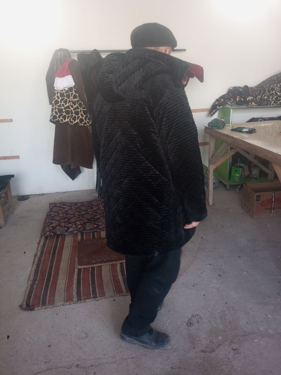 Мужская куртка (чапан) - Просмотр 2